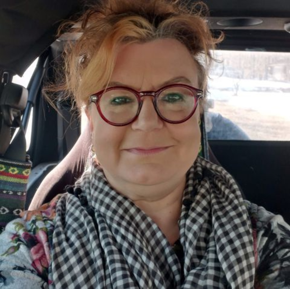 Meet your Posher, Sharon